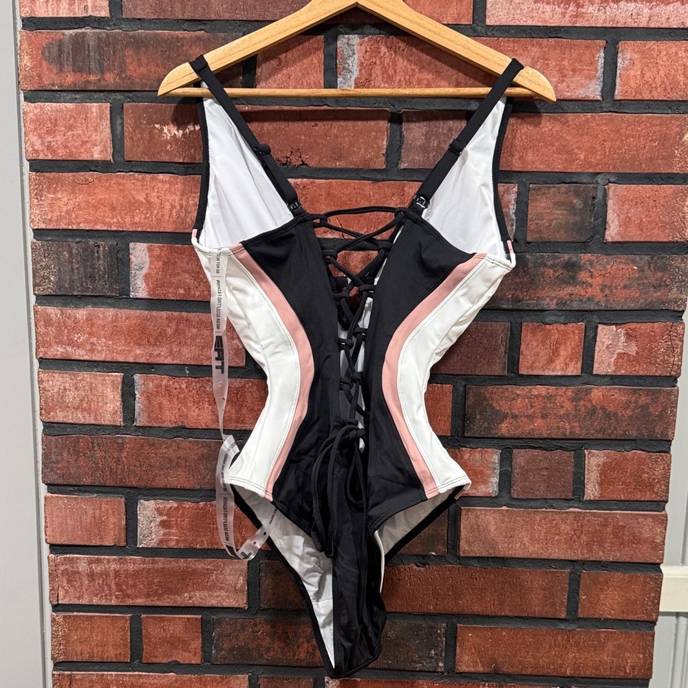 TA3 Plungey Triangle swimsuits - Picture 8 of 12